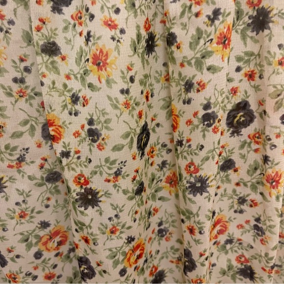 Lilly Lou Floral Designed Top Size Large - Picture 6 of 8